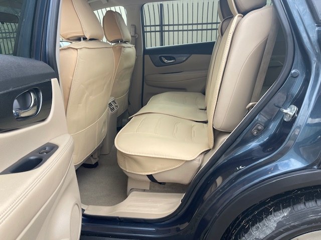 Photo 12 of this NISSAN ROGUE