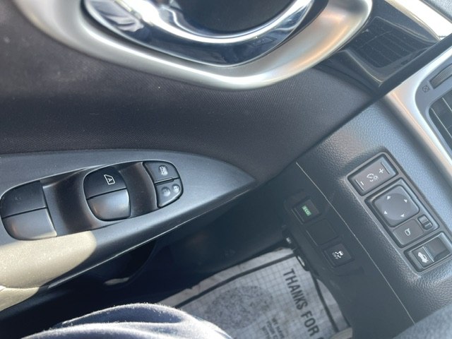 Photo 21 of this NISSAN SENTRA