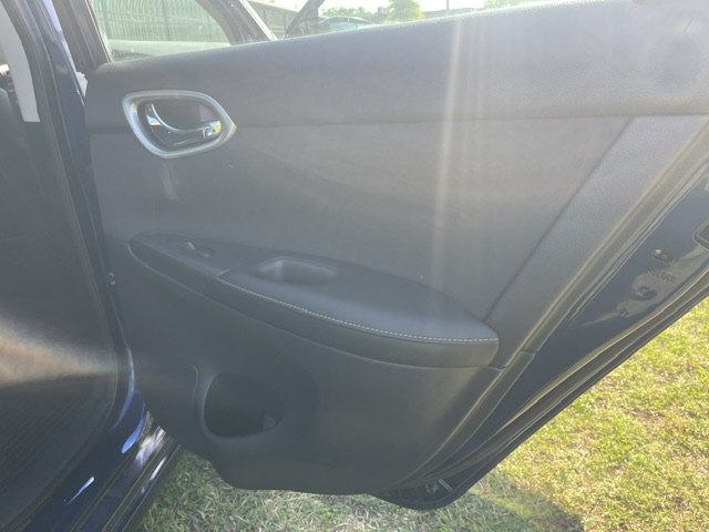 Photo 17 of this NISSAN SENTRA