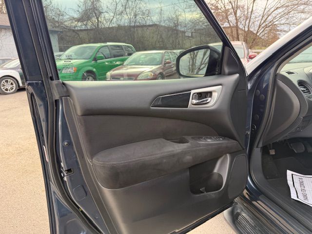 Photo 11 of this NISSAN PATHFINDER