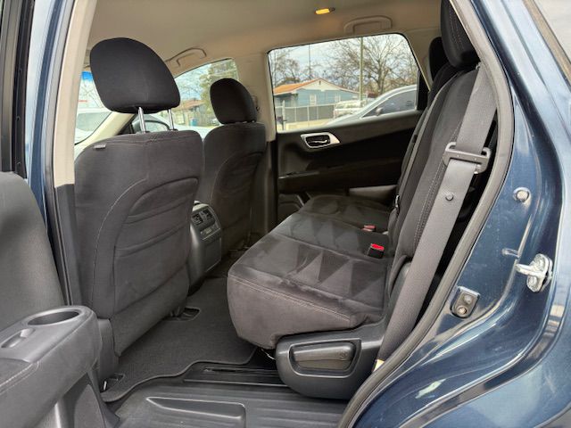 Photo 12 of this NISSAN PATHFINDER