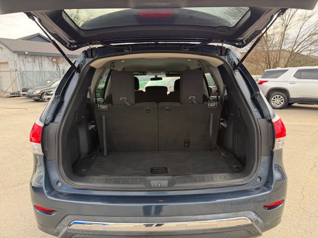 Photo 8 of this NISSAN PATHFINDER
