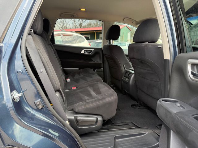 Photo 16 of this NISSAN PATHFINDER