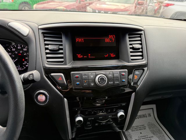 Photo 18 of this NISSAN PATHFINDER