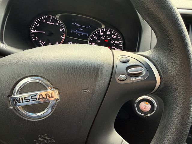 Photo 19 of this NISSAN PATHFINDER
