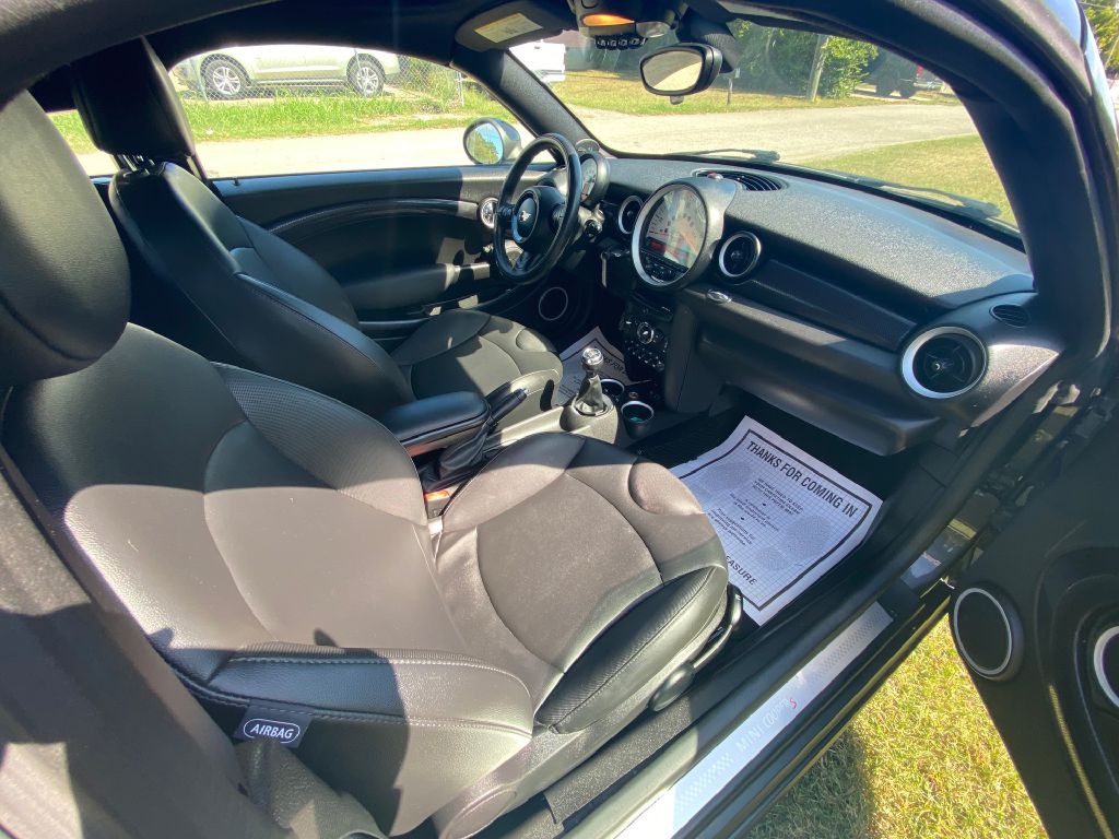 Photo 12 of this MINI COOPER COUPE