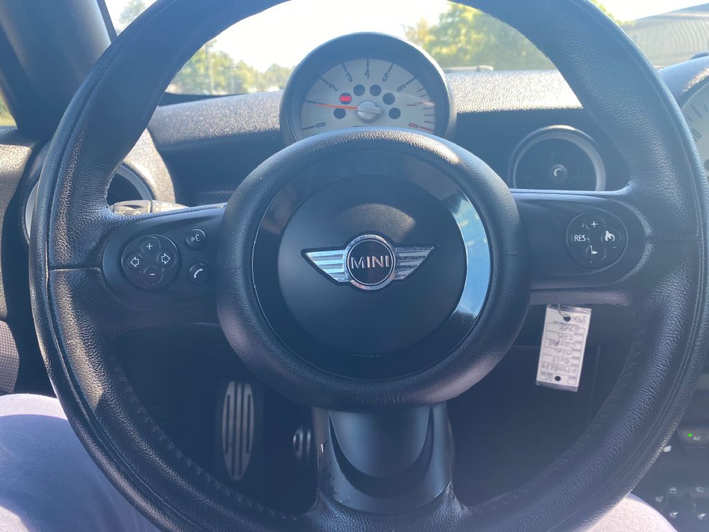 Photo 14 of this MINI COOPER COUPE
