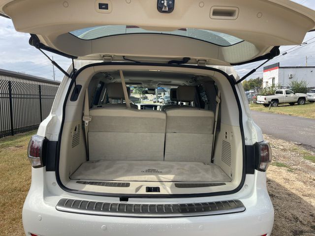 Photo 8 of this INFINITI QX80