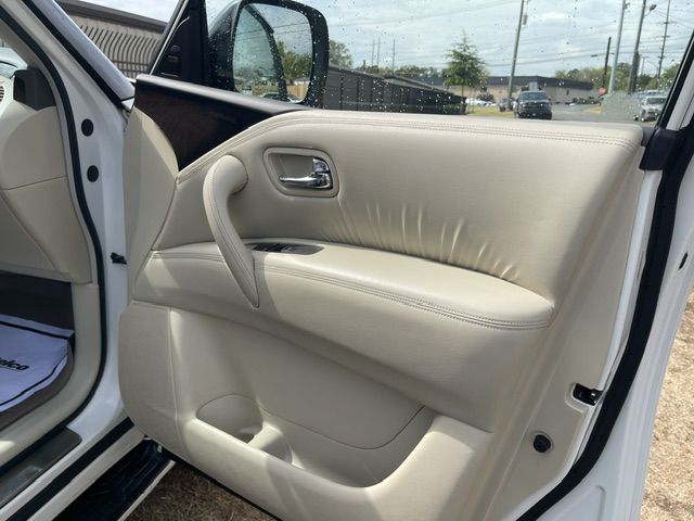 Photo 14 of this INFINITI QX80