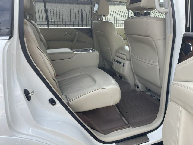 Photo 15 of this INFINITI QX80