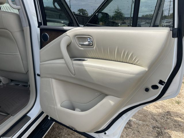 Photo 16 of this INFINITI QX80
