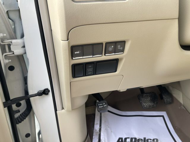 Photo 19 of this INFINITI QX80