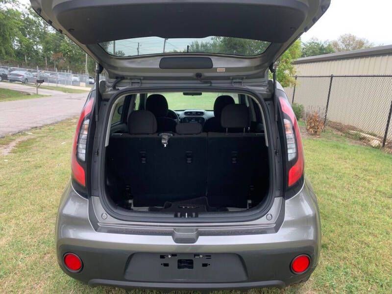 Photo 8 of this KIA SOUL
