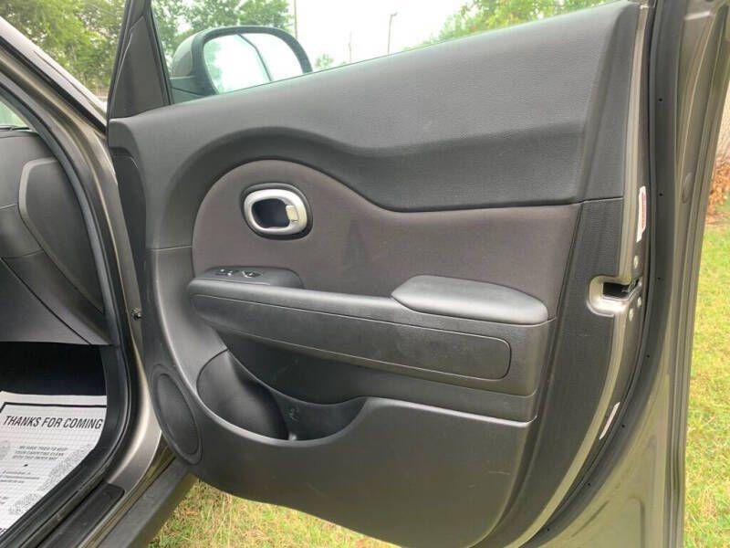 Photo 15 of this KIA SOUL