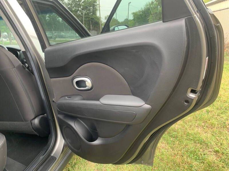 Photo 16 of this KIA SOUL