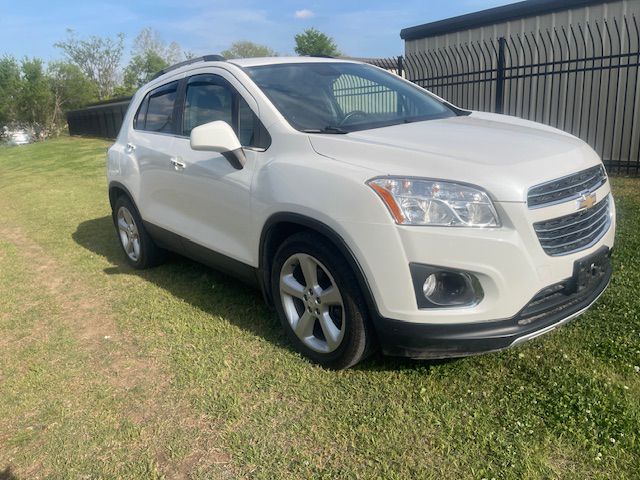 Photo 3 of this CHEVROLET TRAX