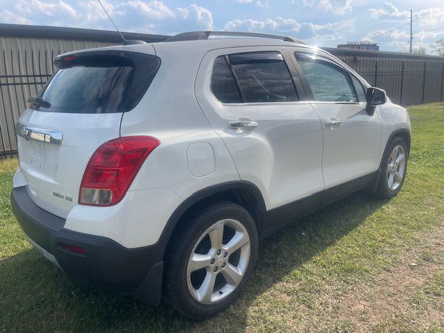 Photo 4 of this CHEVROLET TRAX