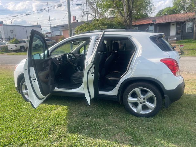 Photo 7 of this CHEVROLET TRAX