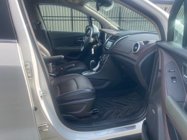 Photo 14 of this CHEVROLET TRAX