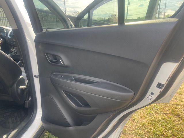Photo 16 of this CHEVROLET TRAX