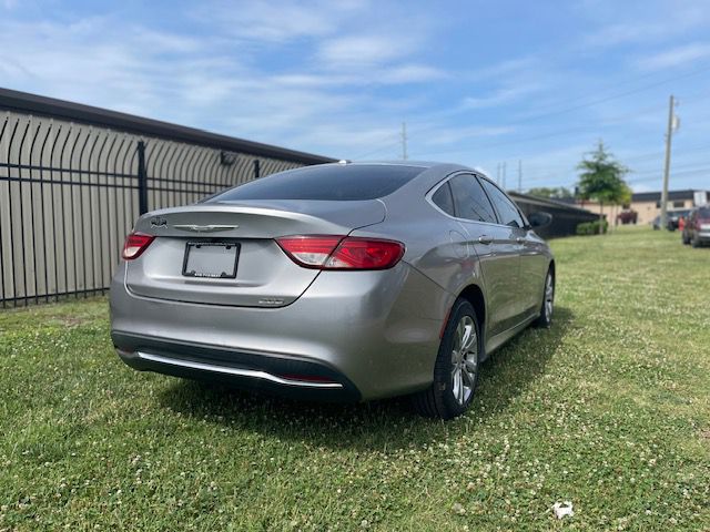 Photo 6 of this CHRYSLER 200