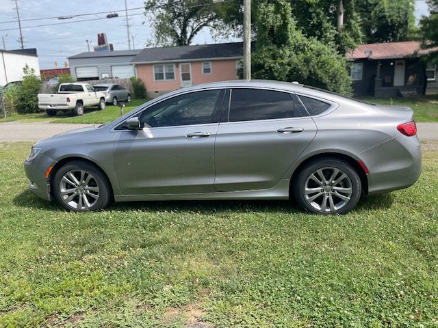Photo 11 of this CHRYSLER 200