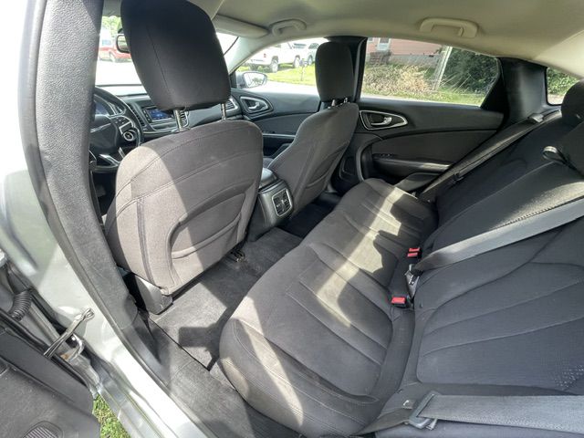 Photo 14 of this CHRYSLER 200