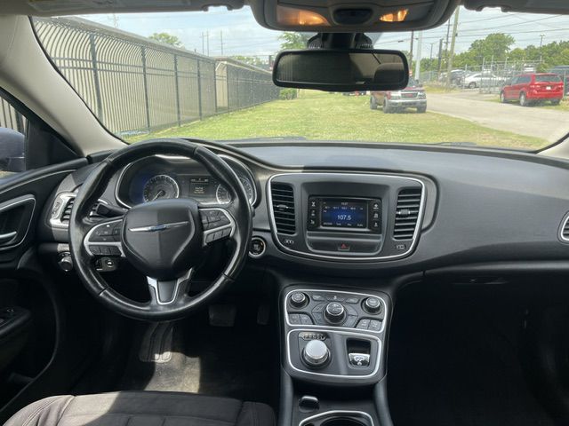 Photo 20 of this CHRYSLER 200