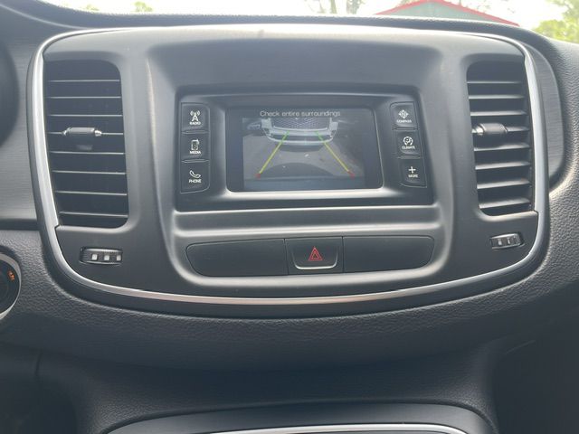 Photo 23 of this CHRYSLER 200