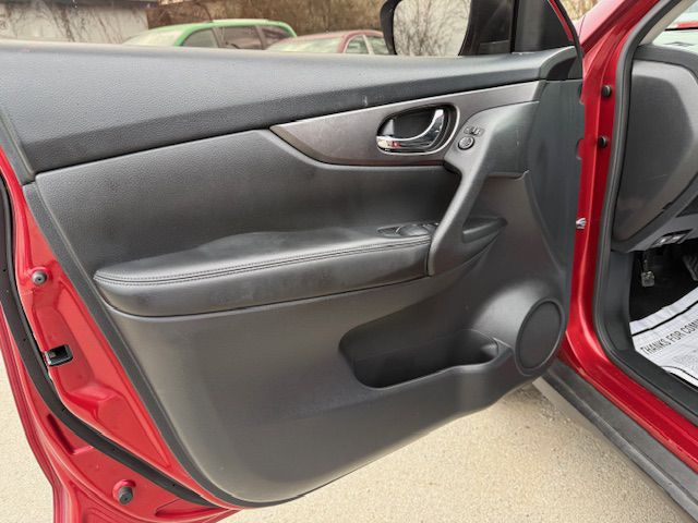 Photo 11 of this NISSAN ROGUE
