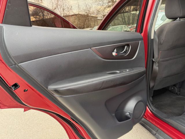 Photo 13 of this NISSAN ROGUE