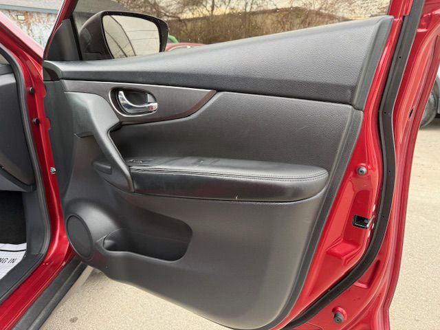 Photo 15 of this NISSAN ROGUE