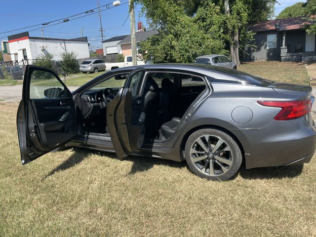 Photo 7 of this NISSAN MAXIMA