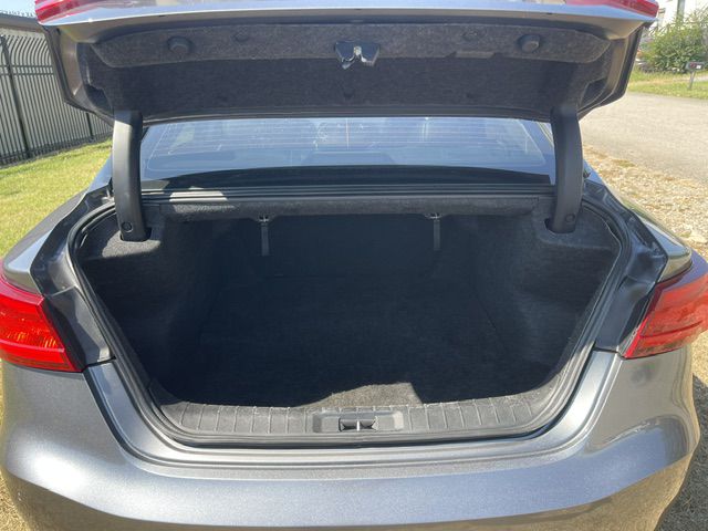 Photo 8 of this NISSAN MAXIMA