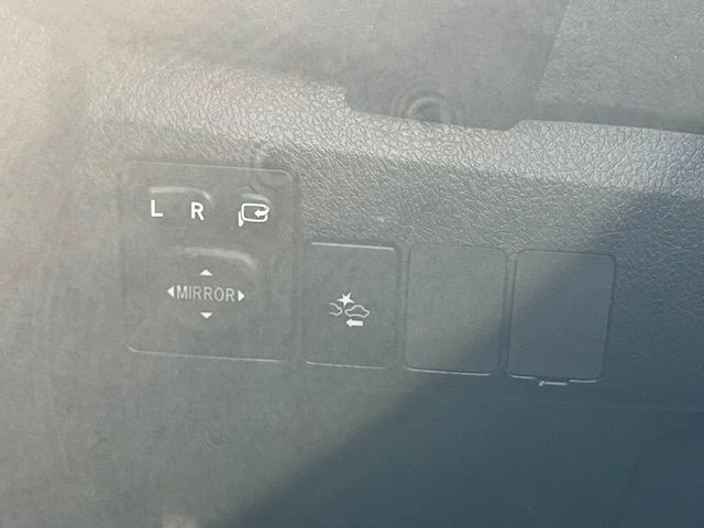 Photo 22 of this TOYOTA COROLLA IM