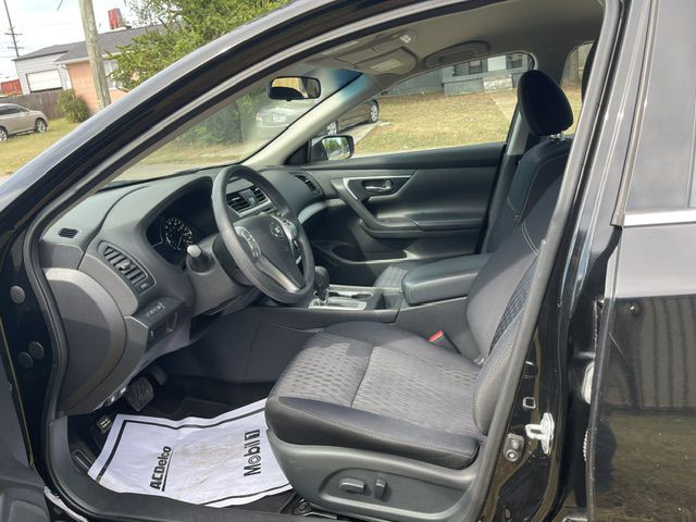Photo 10 of this NISSAN ALTIMA