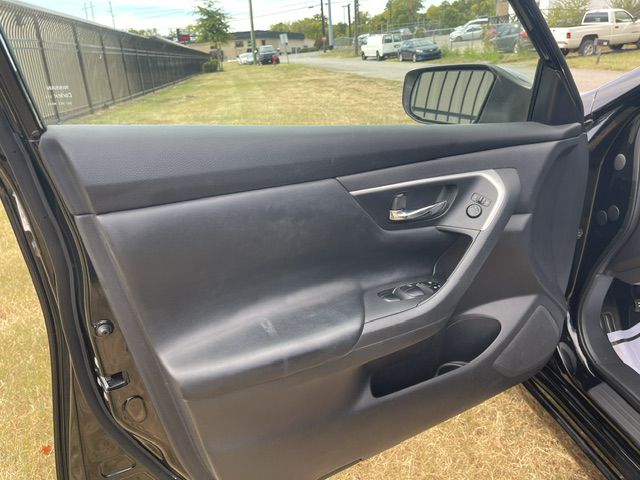 Photo 11 of this NISSAN ALTIMA