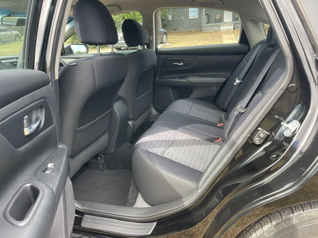 Photo 12 of this NISSAN ALTIMA