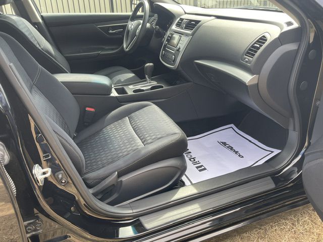 Photo 15 of this NISSAN ALTIMA