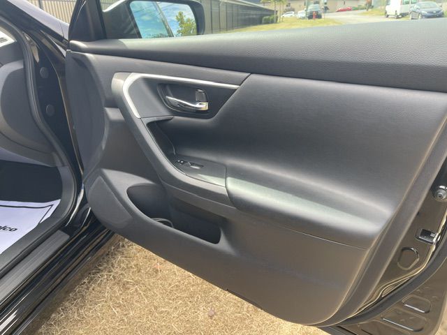 Photo 16 of this NISSAN ALTIMA