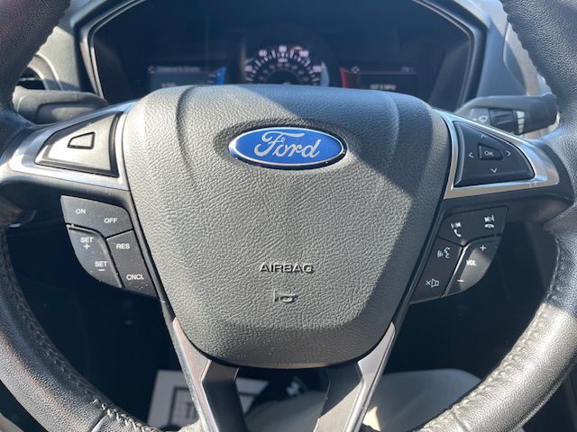 Photo 18 of this FORD FUSION