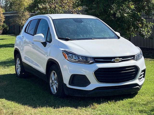 Photo 3 of this CHEVROLET TRAX
