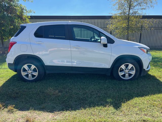 Photo 4 of this CHEVROLET TRAX