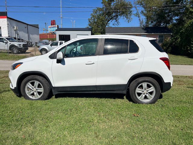 Photo 8 of this CHEVROLET TRAX