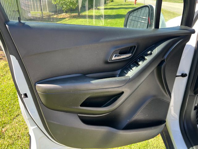 Photo 11 of this CHEVROLET TRAX