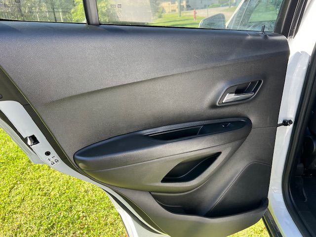 Photo 13 of this CHEVROLET TRAX