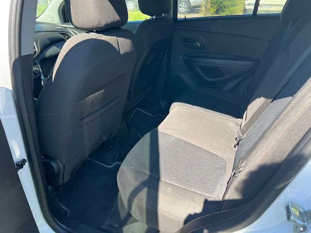 Photo 14 of this CHEVROLET TRAX