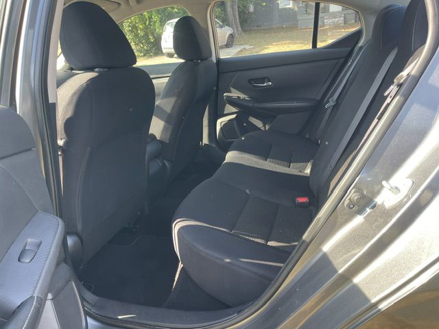 Photo 12 of this NISSAN SENTRA