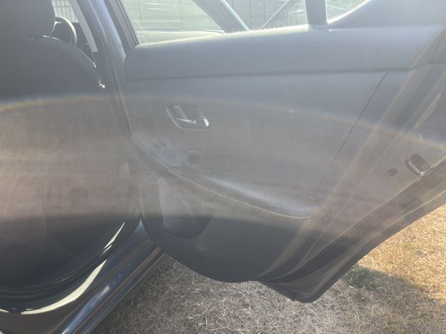 Photo 18 of this NISSAN SENTRA