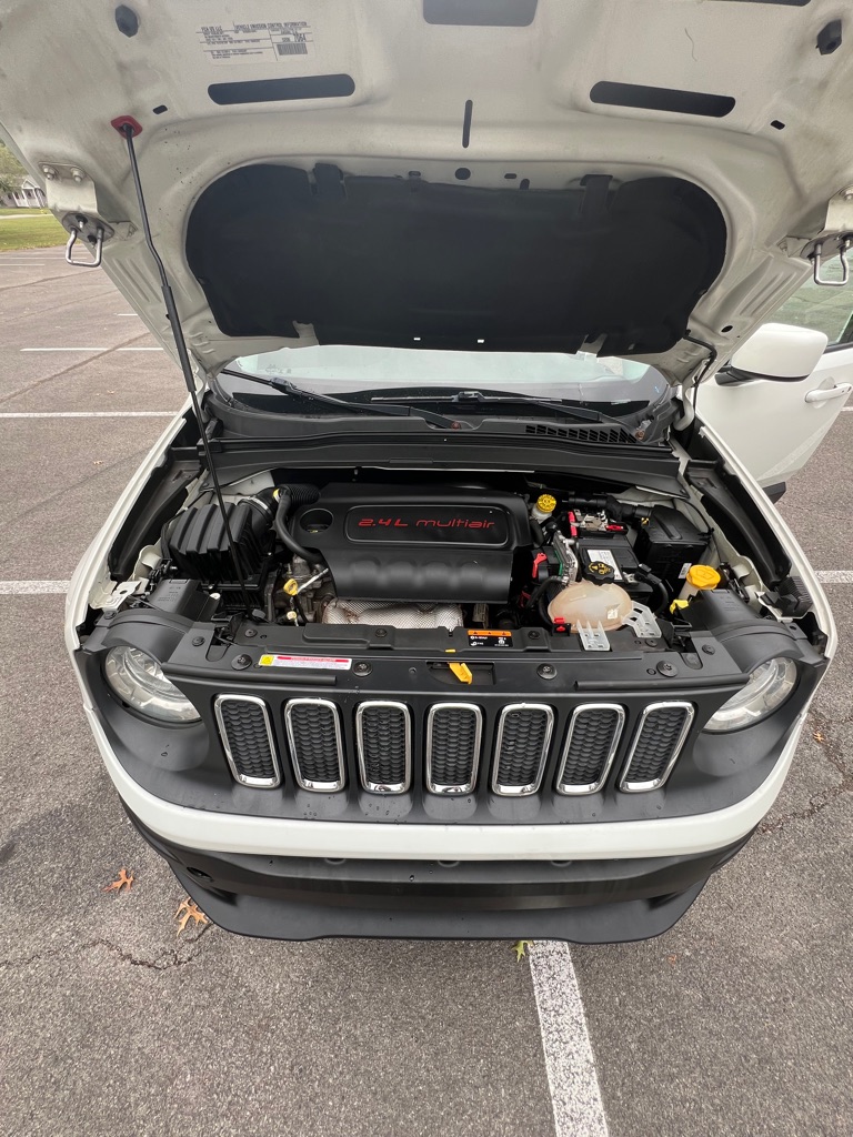 Photo 15 of this JEEP RENEGADE
